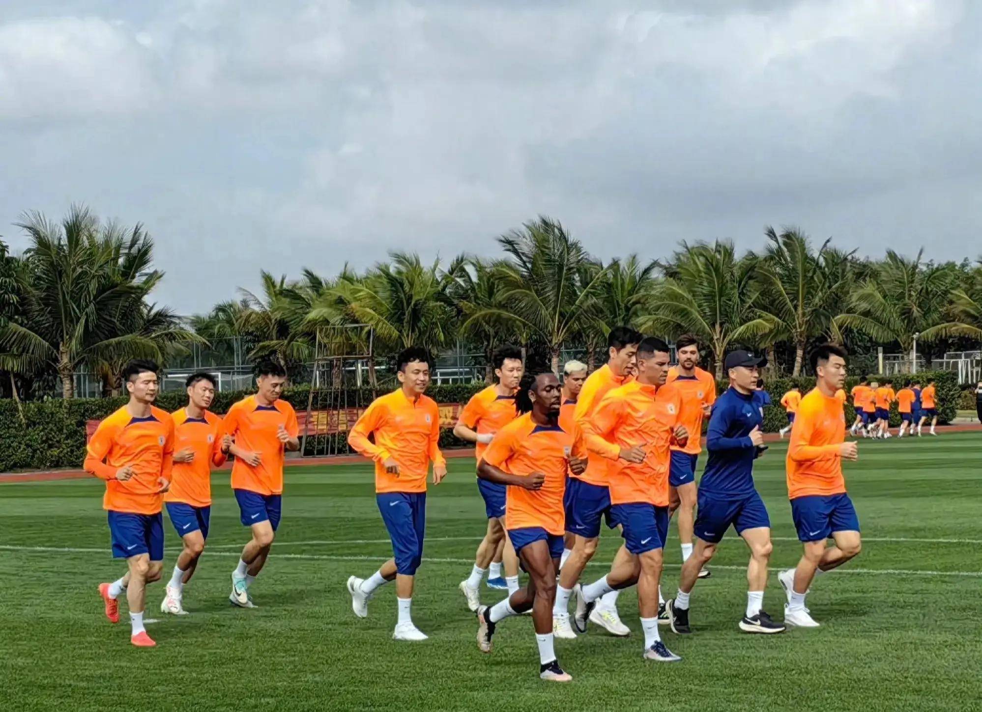 中国队鏖战日本队，李梓嘉状态火热