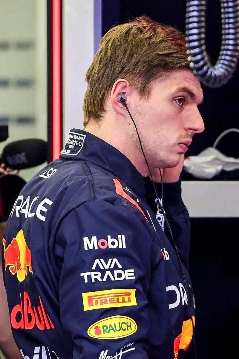 红牛车队逆转梅赛德斯，维斯塔潘刷新纪录