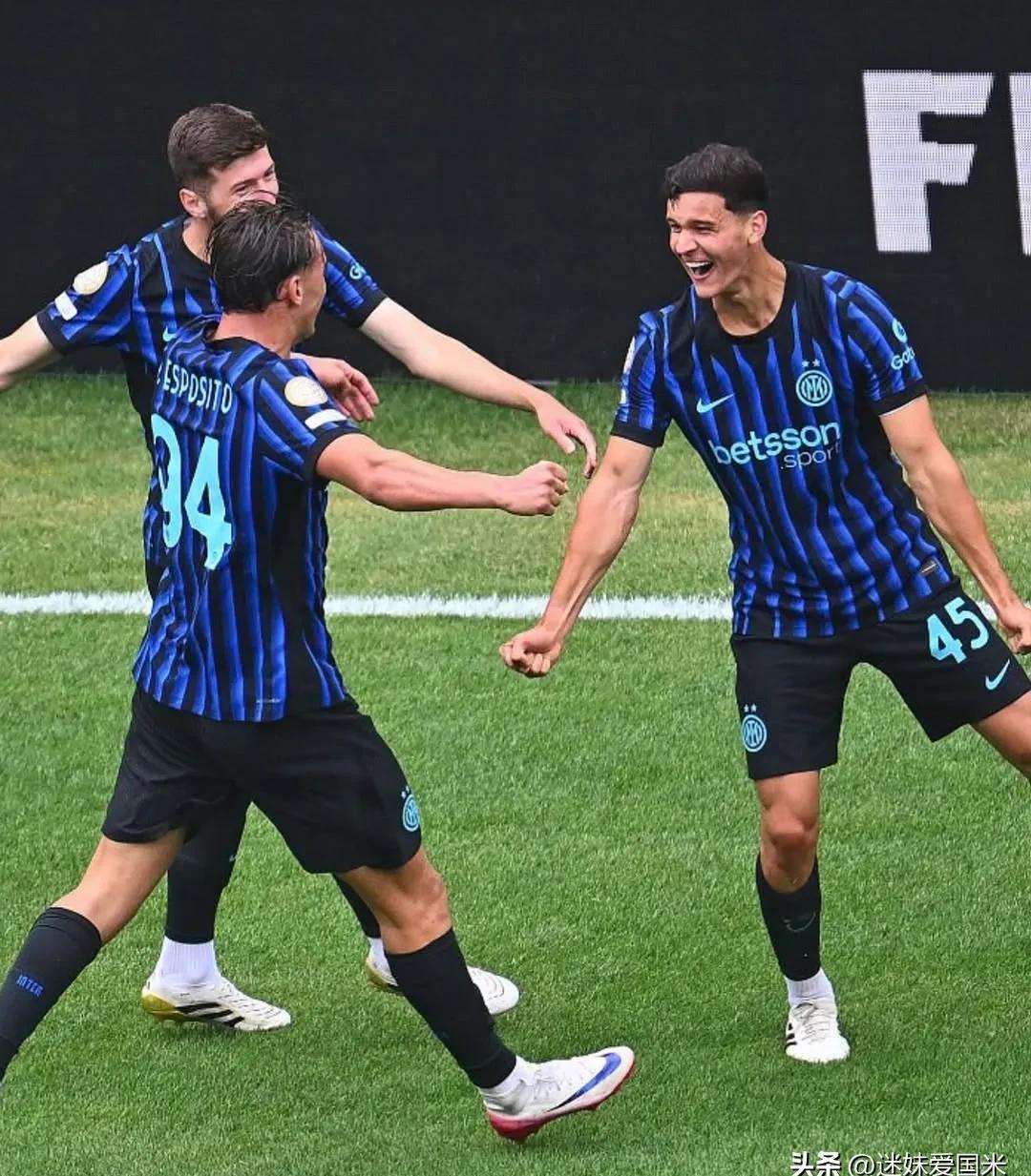 AC米兰逆转国际米兰，法比尼奥高光表现