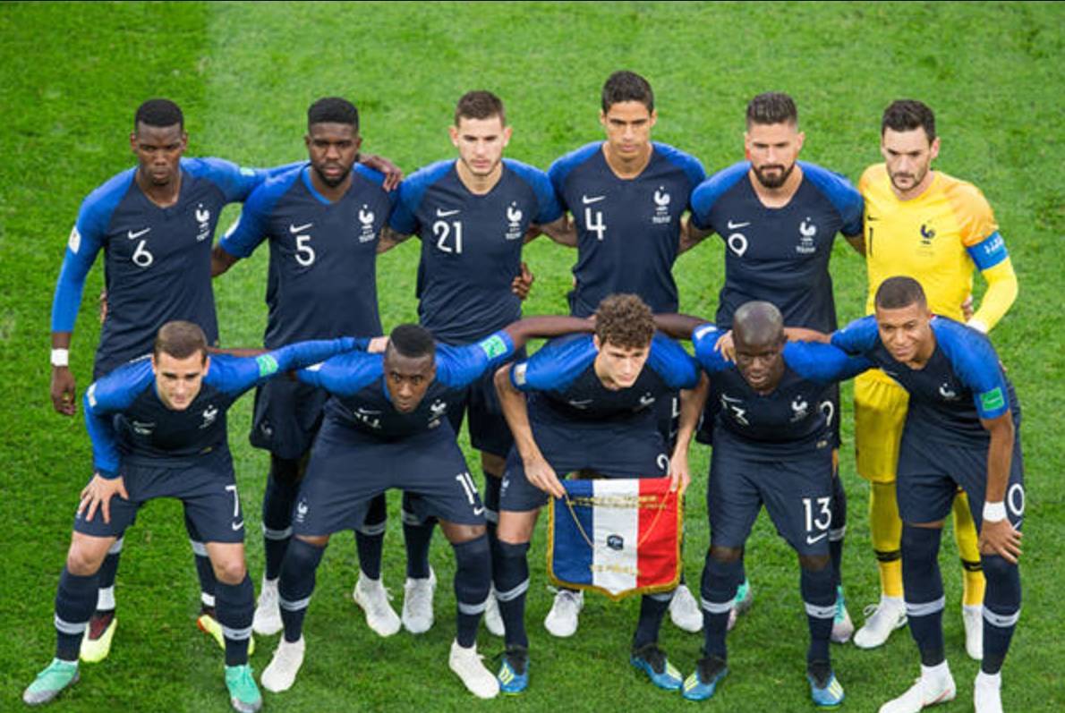 德国队险胜法国队，黄鸭组合点燃赛场