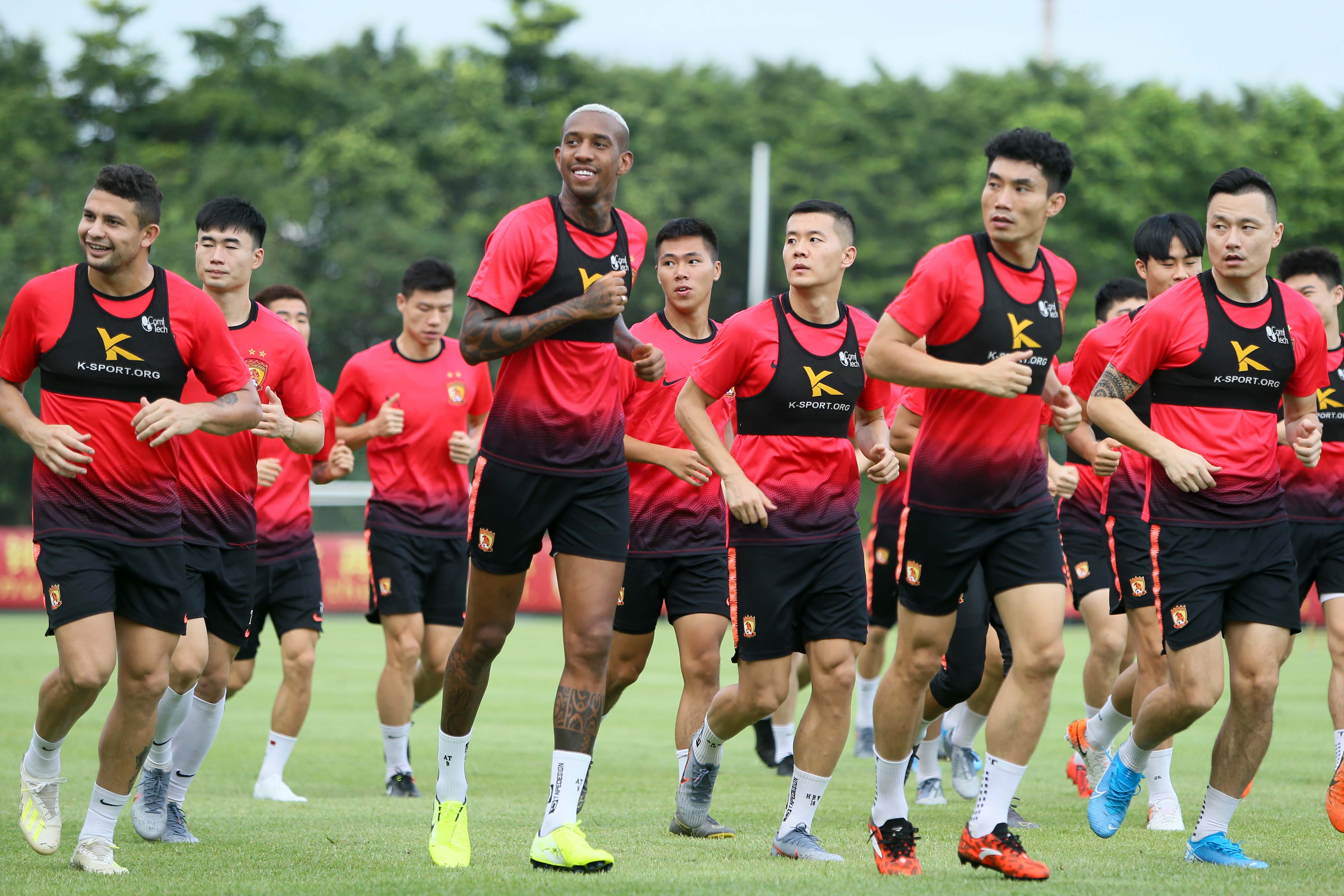 庞费索表现出色助球队赢得关键胜利