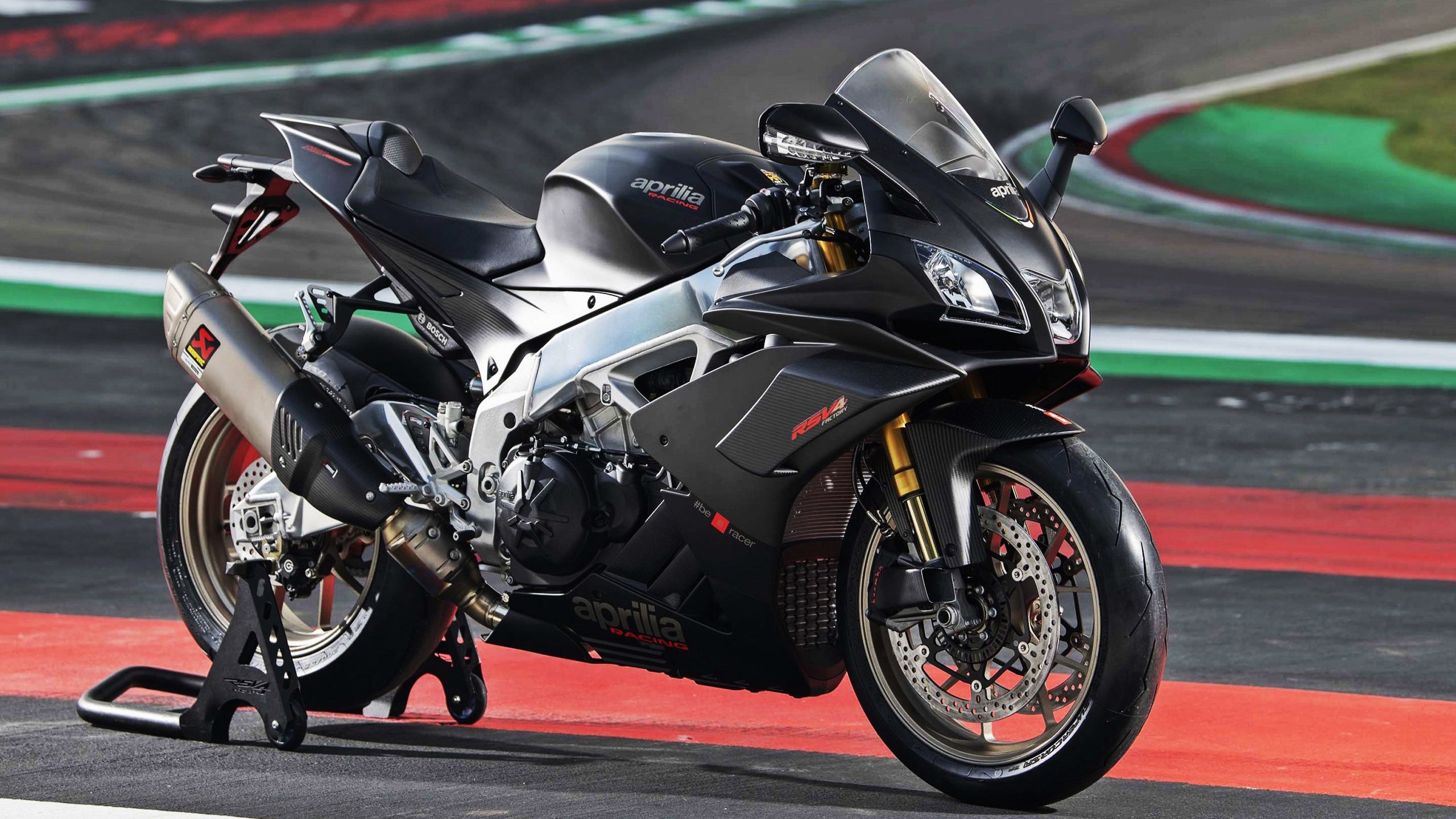 英超争冠之夜,苏亚雷斯完成里程碑