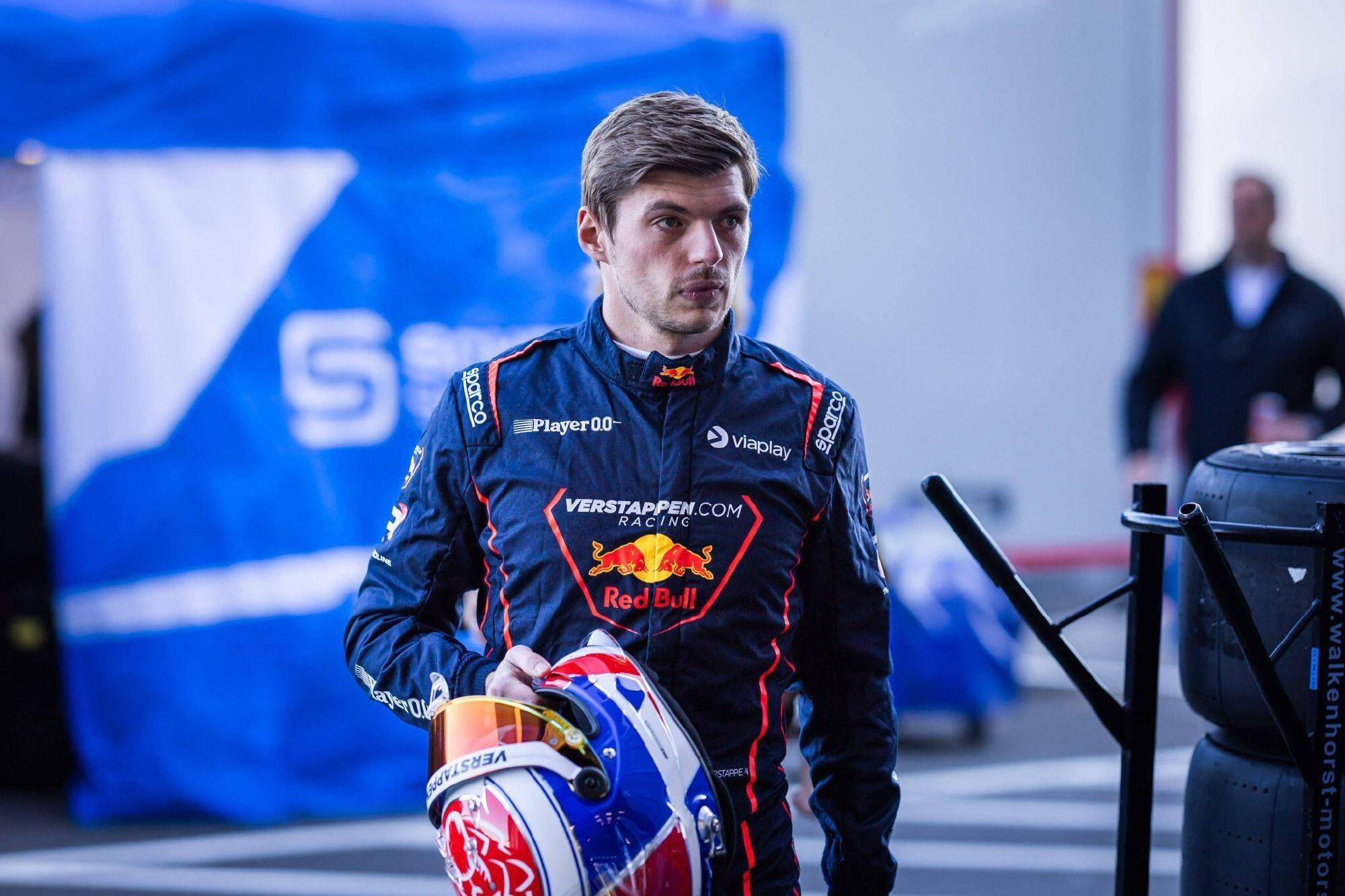 红牛车队力克威廉姆斯,维斯塔潘点燃赛场 红牛车队力克威廉姆斯,维斯塔潘点燃赛场